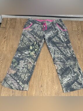 Mossy Oak Camo Wide leg Pants L 12-14 Pink Trim Hunting Outdoor Realtree Style
